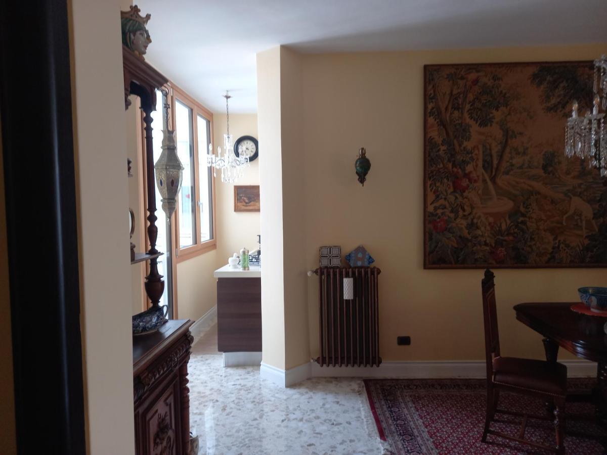Confortevole باري المظهر الخارجي الصورة