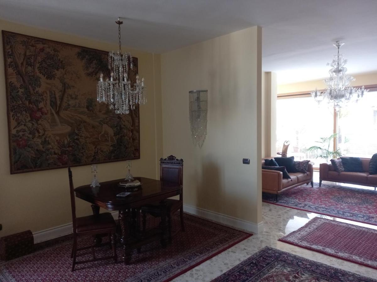 Confortevole باري المظهر الخارجي الصورة