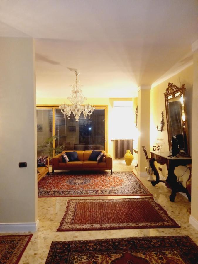 Confortevole باري المظهر الخارجي الصورة