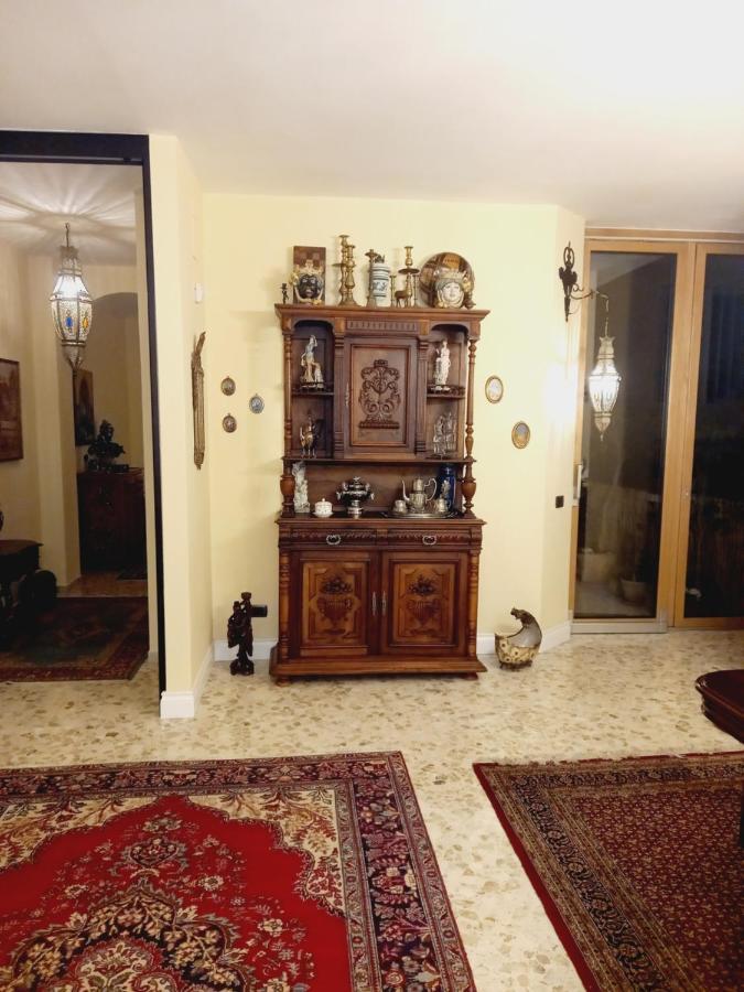 Confortevole باري المظهر الخارجي الصورة