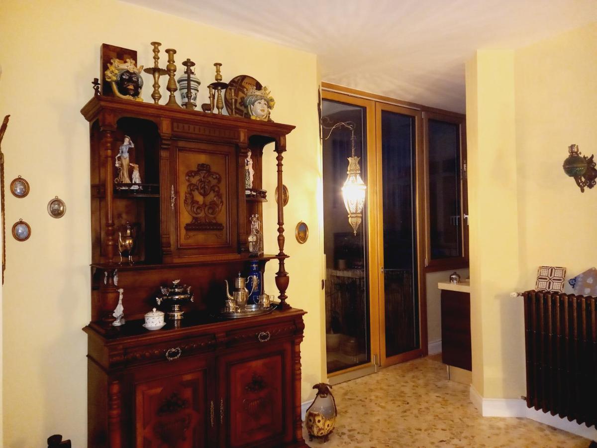 Confortevole باري المظهر الخارجي الصورة
